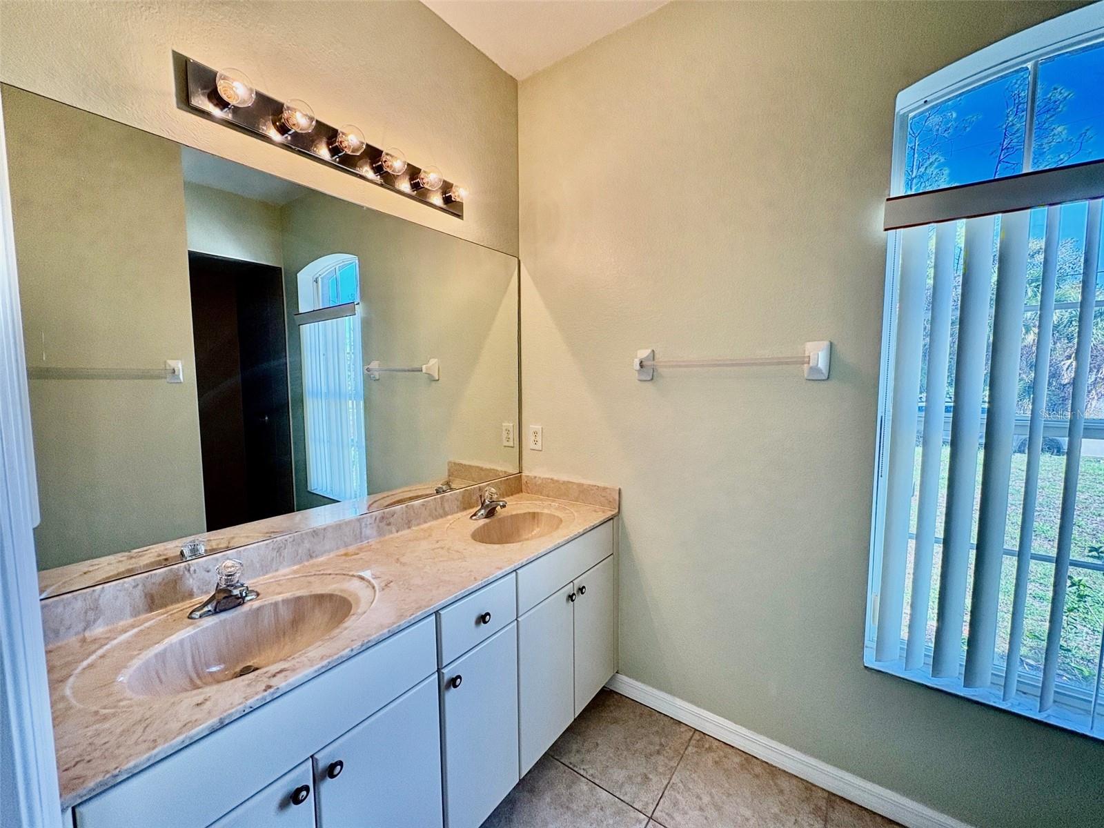 Image 21 of 32 For 5063 Sister Terrace