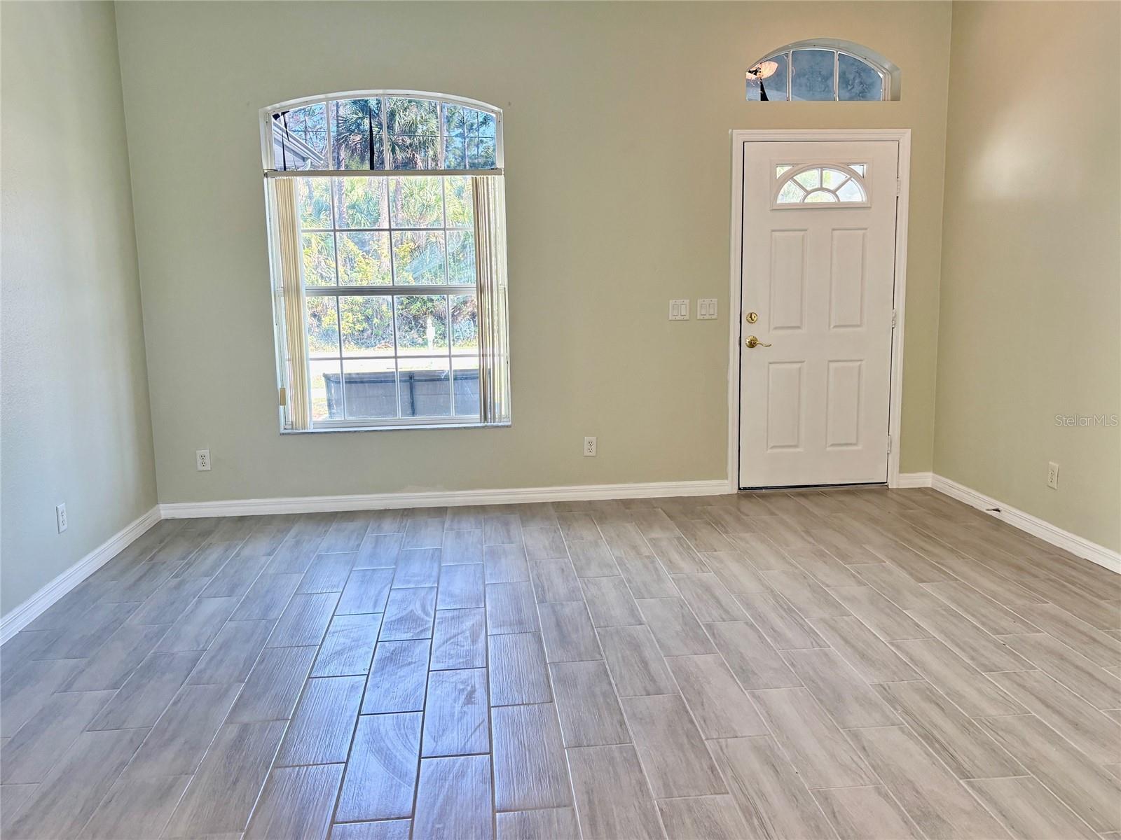 Image 4 of 32 For 5063 Sister Terrace