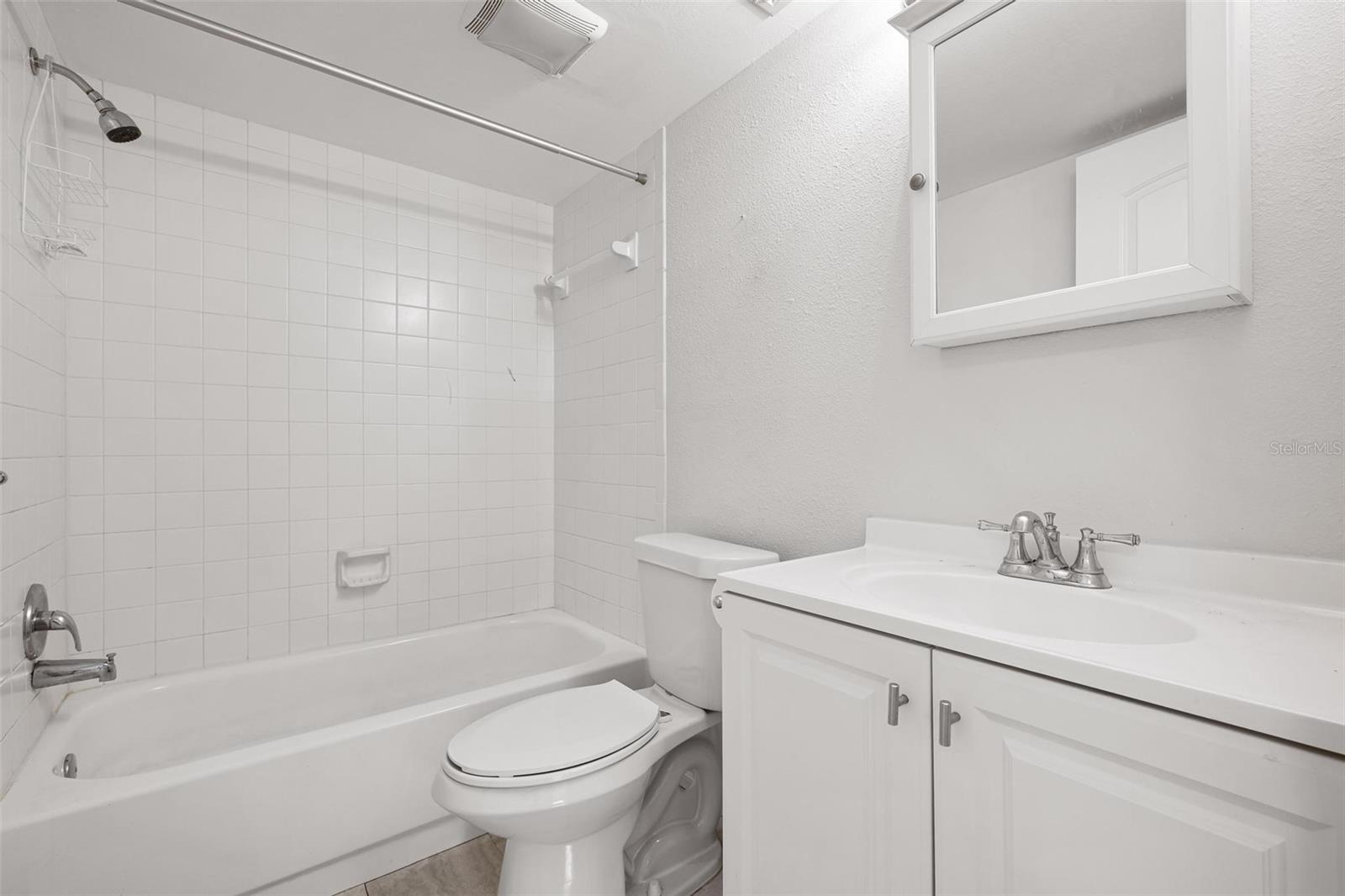 Image 11 of 36 For 3223 Beneva Road 101