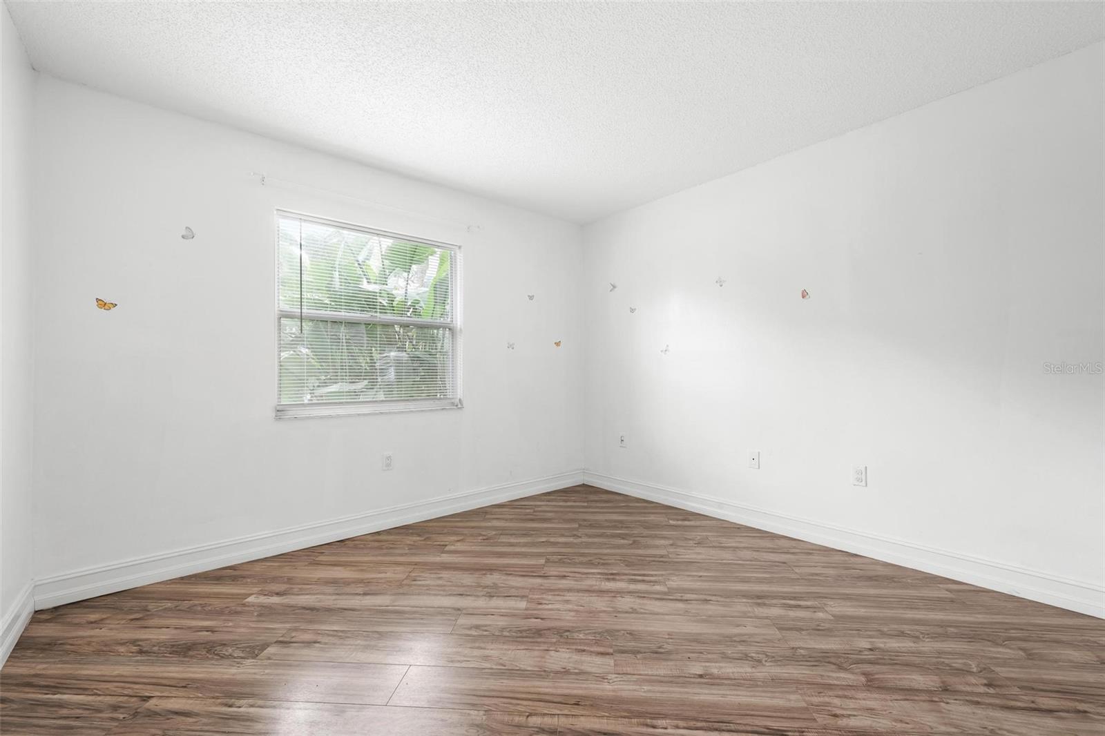 Image 12 of 36 For 3223 Beneva Road 101