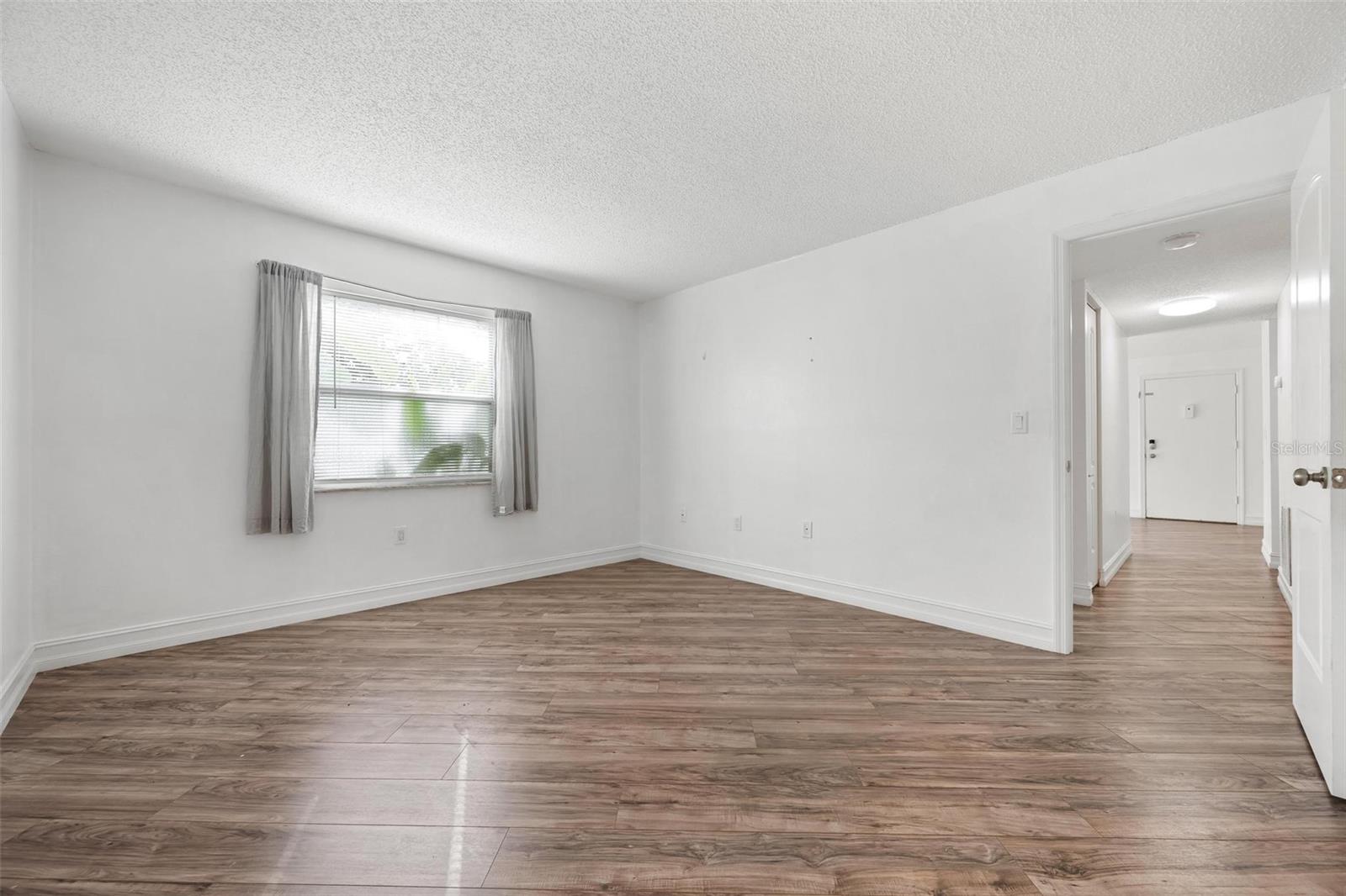 Image 15 of 36 For 3223 Beneva Road 101