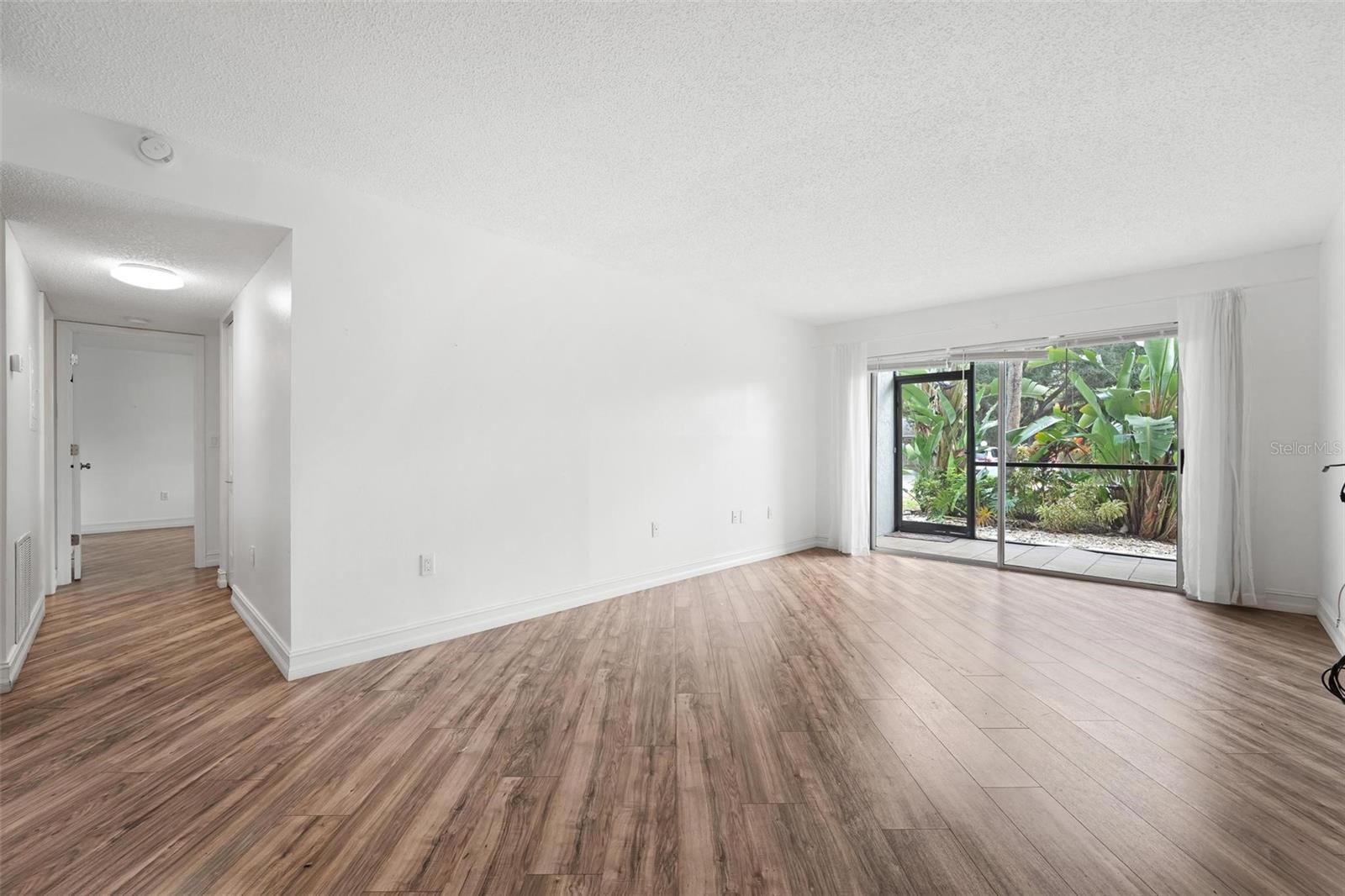 Image 3 of 36 For 3223 Beneva Road 101