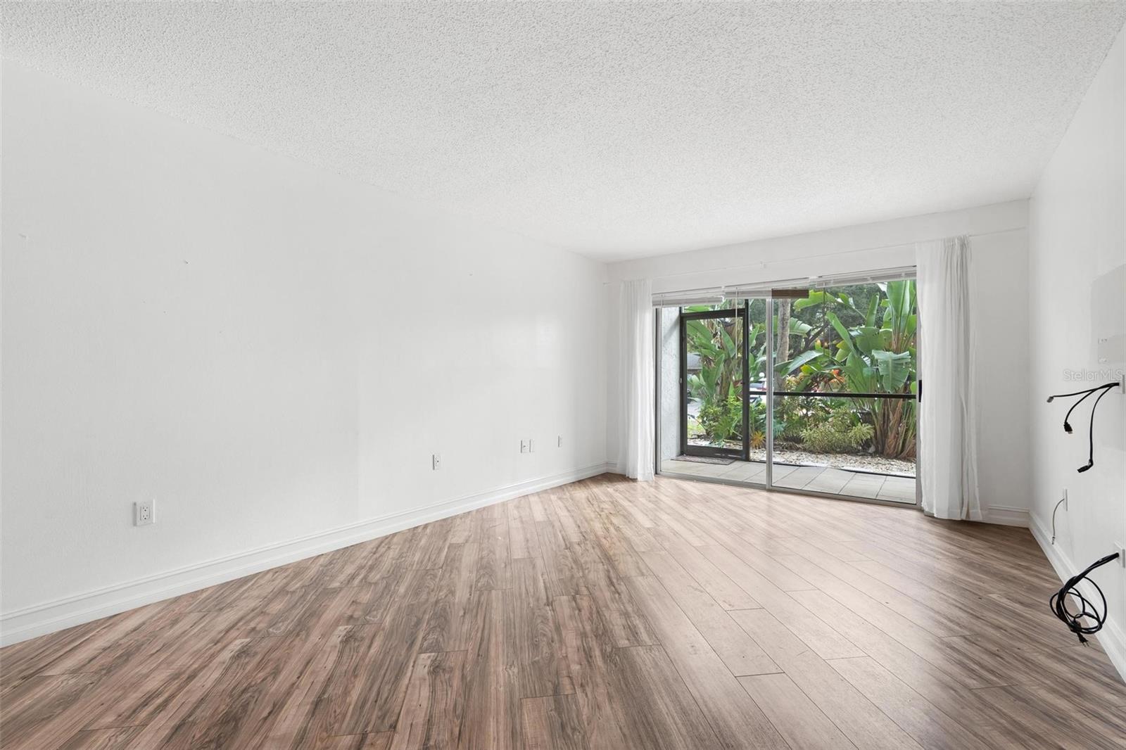 Image 4 of 36 For 3223 Beneva Road 101