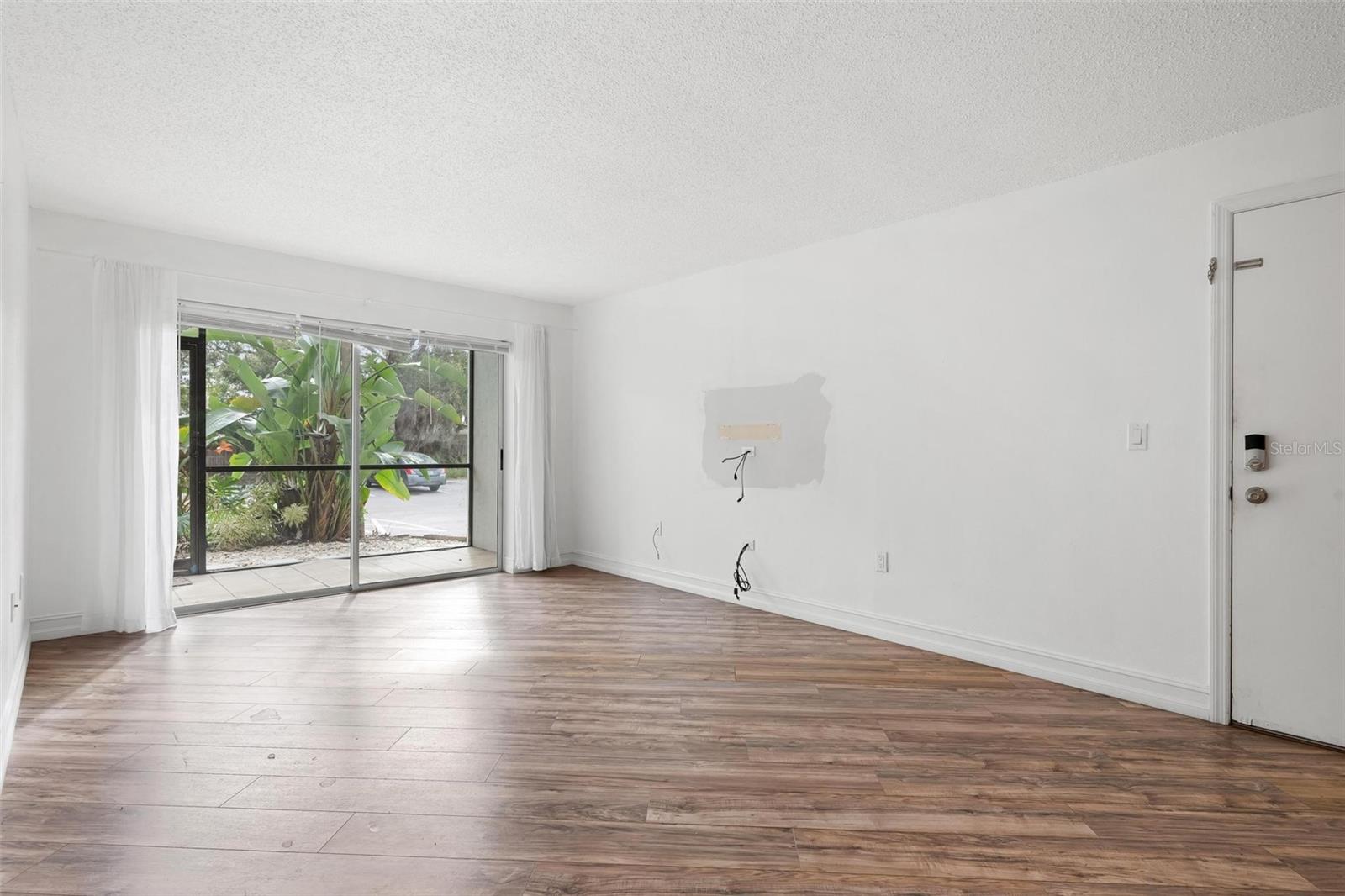 Image 5 of 36 For 3223 Beneva Road 101