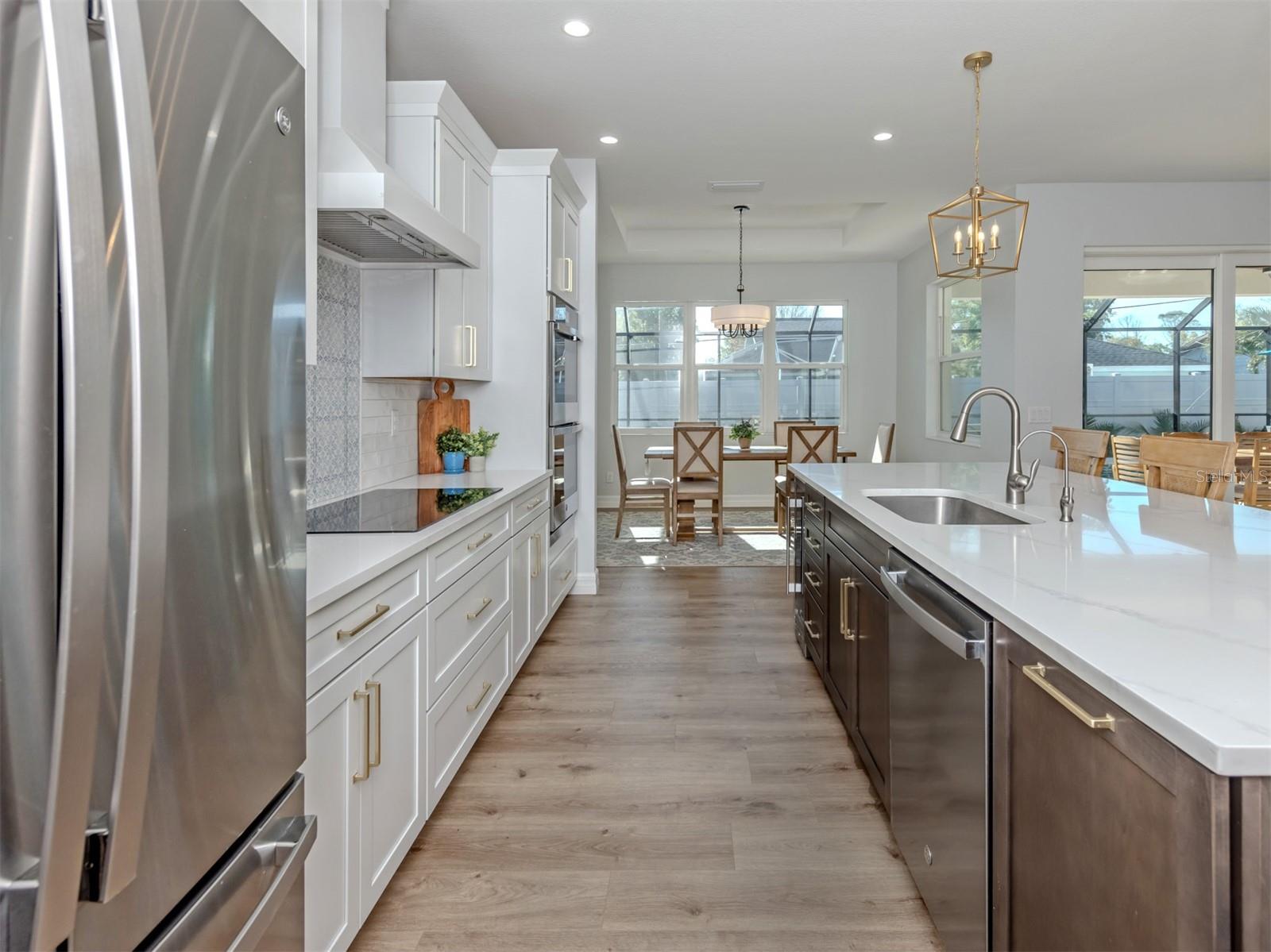 Image 10 of 47 For 851 Linden Road