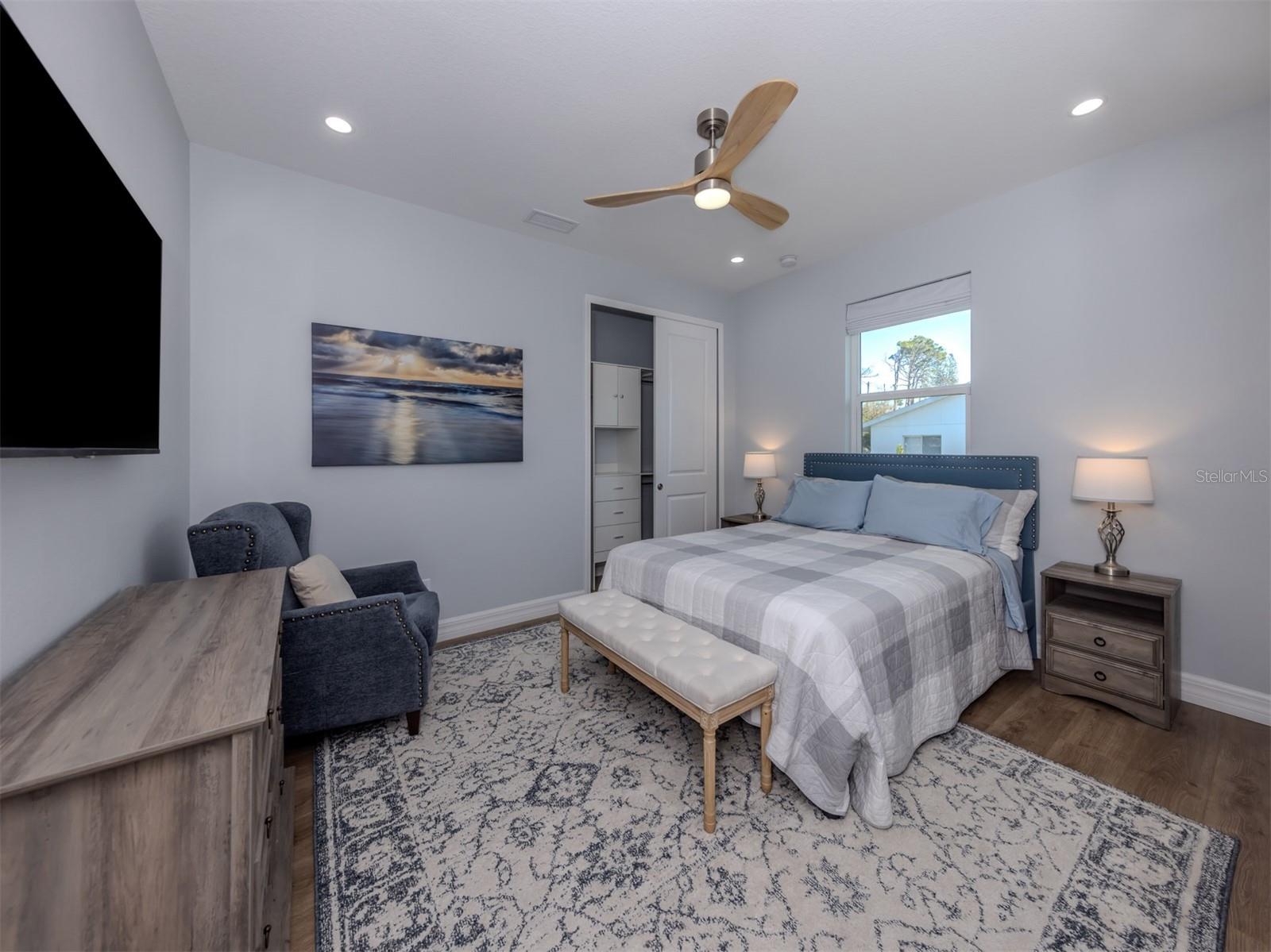 Image 20 of 47 For 851 Linden Road