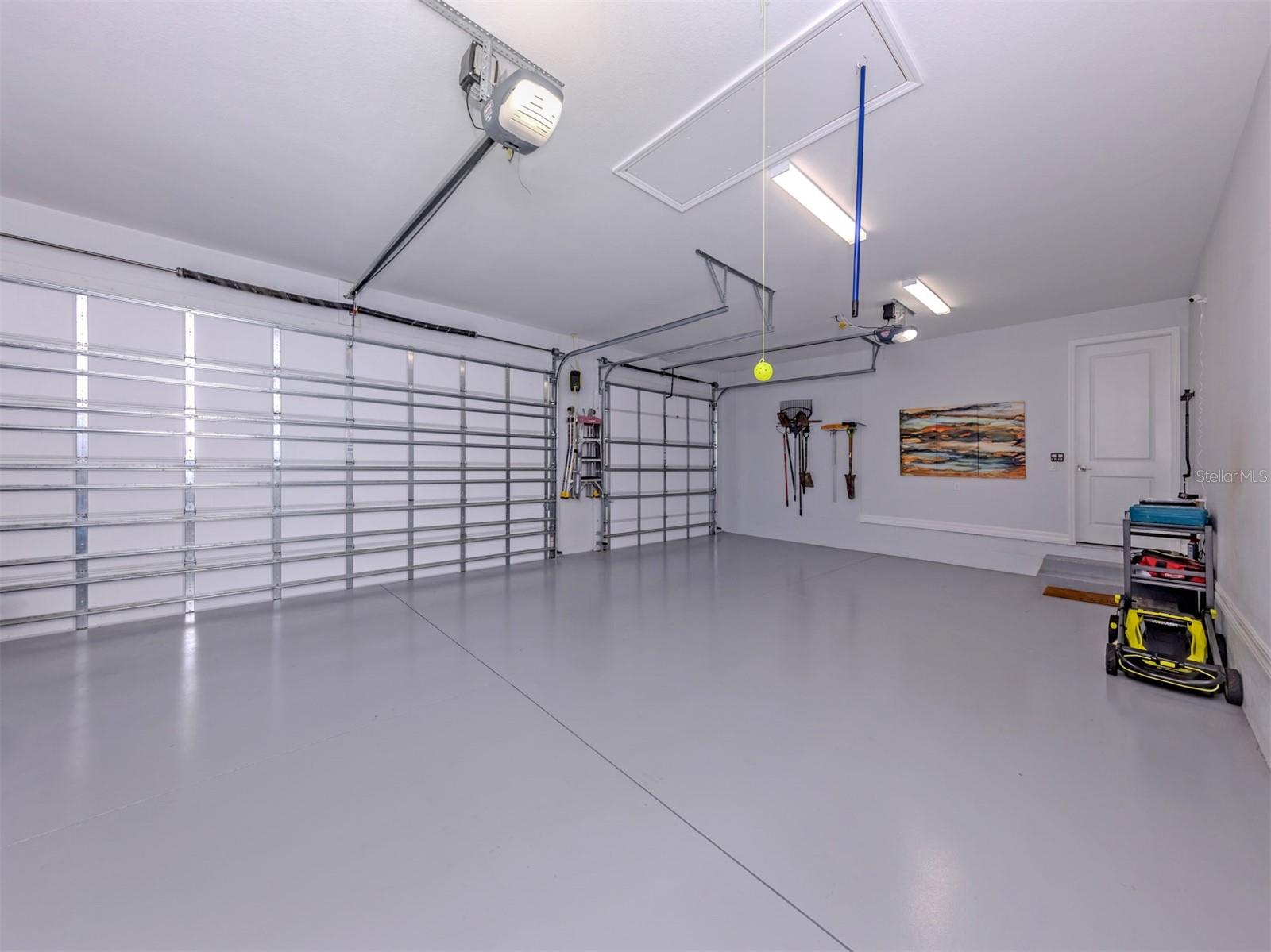 Image 28 of 47 For 851 Linden Road