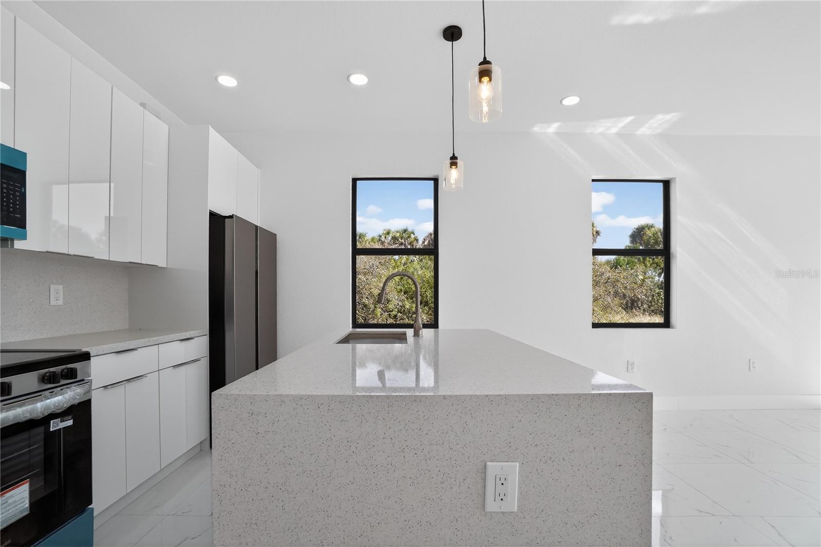 Image 10 of 65 For 336 Sunset Road