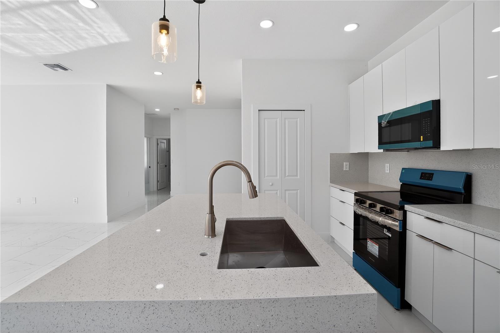 Image 14 of 65 For 336 Sunset Road