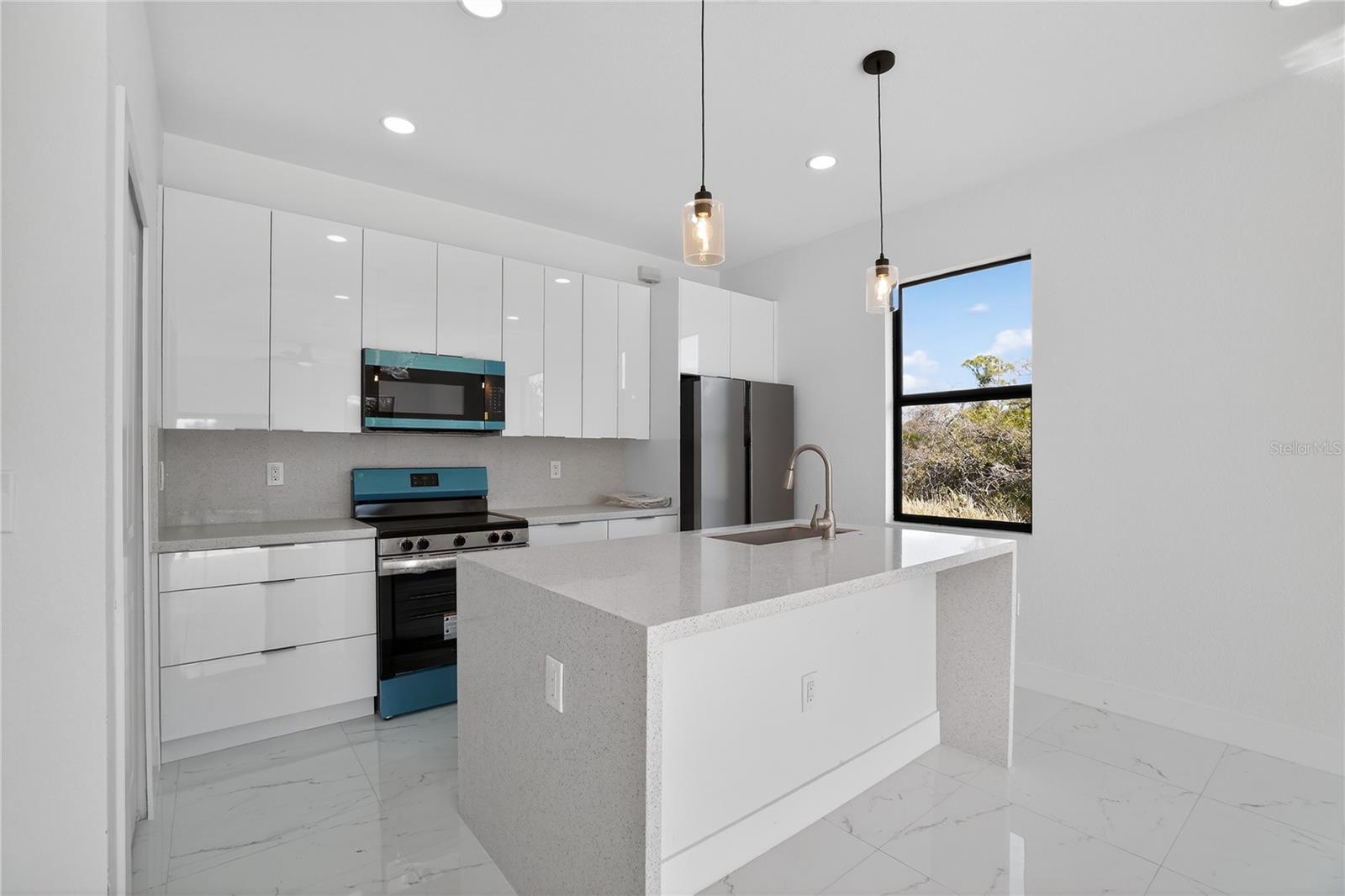 Image 18 of 65 For 336 Sunset Road