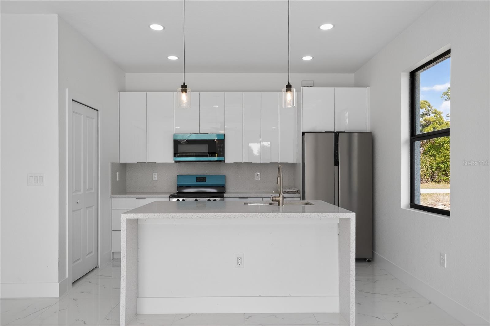 Image 20 of 65 For 336 Sunset Road