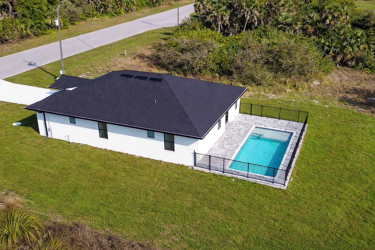 Image 3 of 65 For 336 Sunset Road