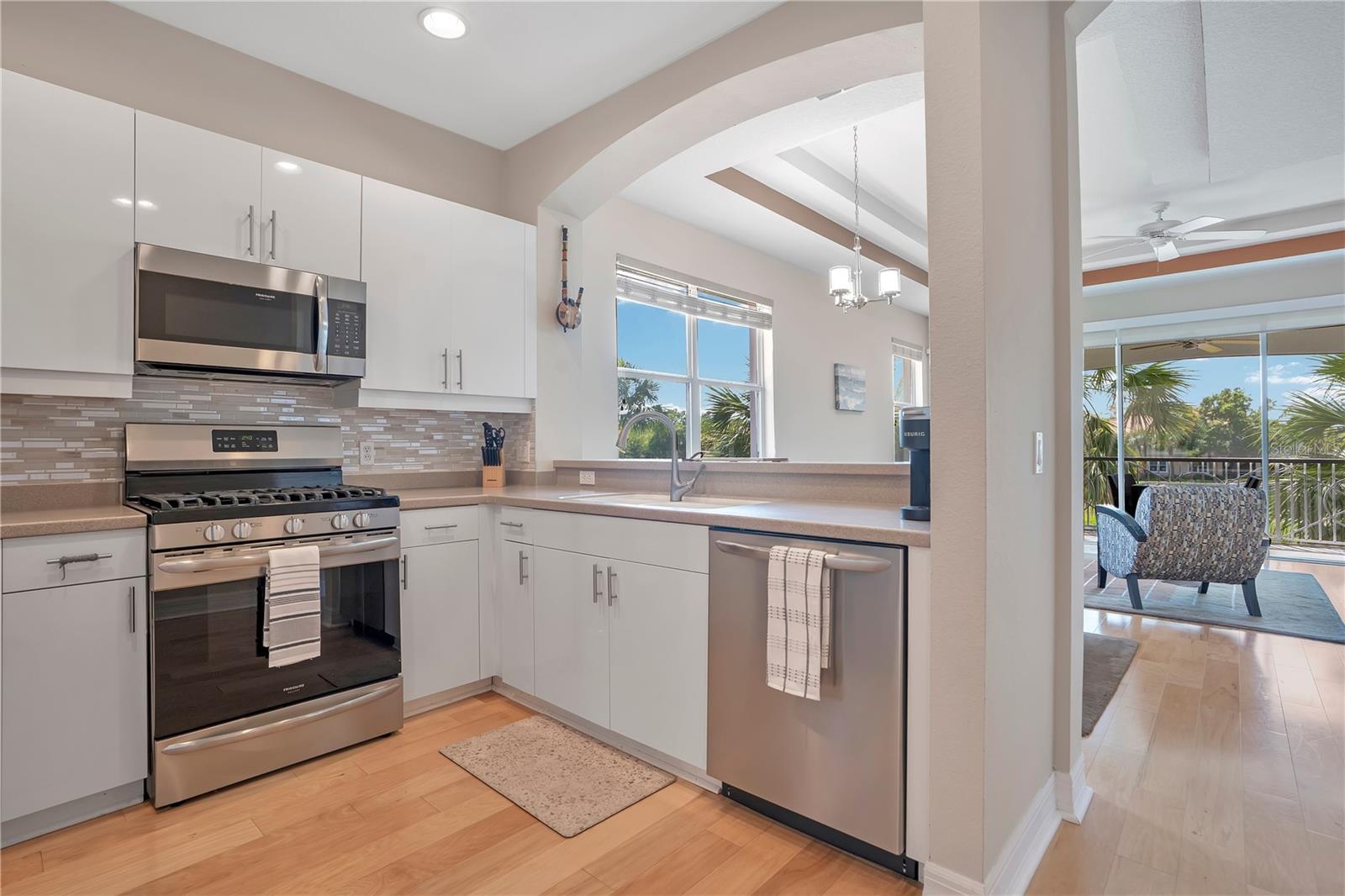 Image 11 of 76 For 926 River Basin Court 201c