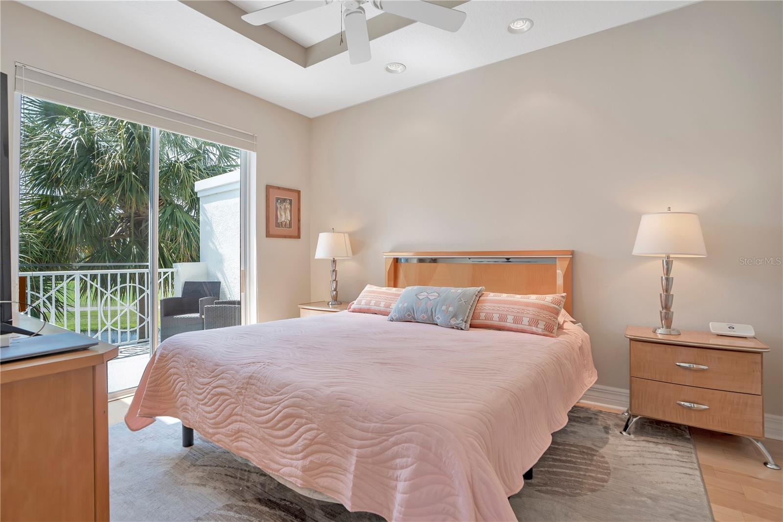 Image 13 of 76 For 926 River Basin Court 201c