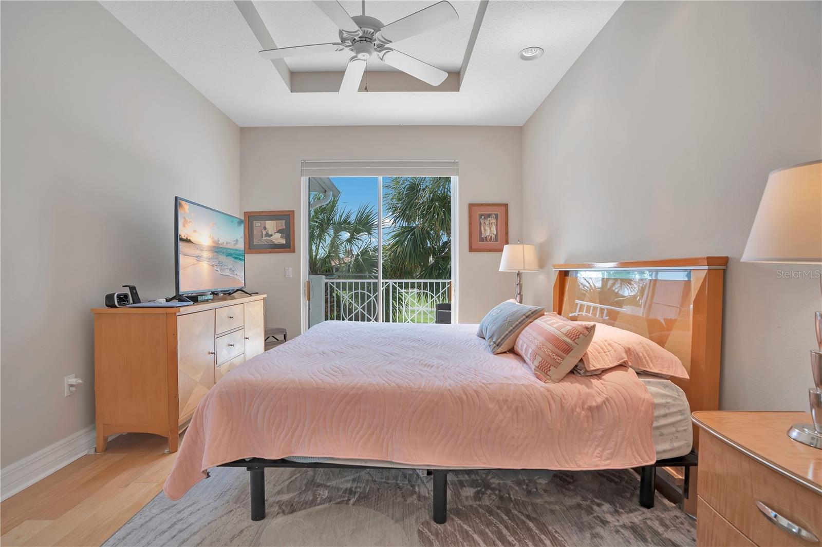 Image 14 of 76 For 926 River Basin Court 201c