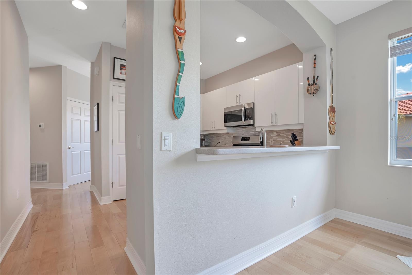 Image 7 of 76 For 926 River Basin Court 201c