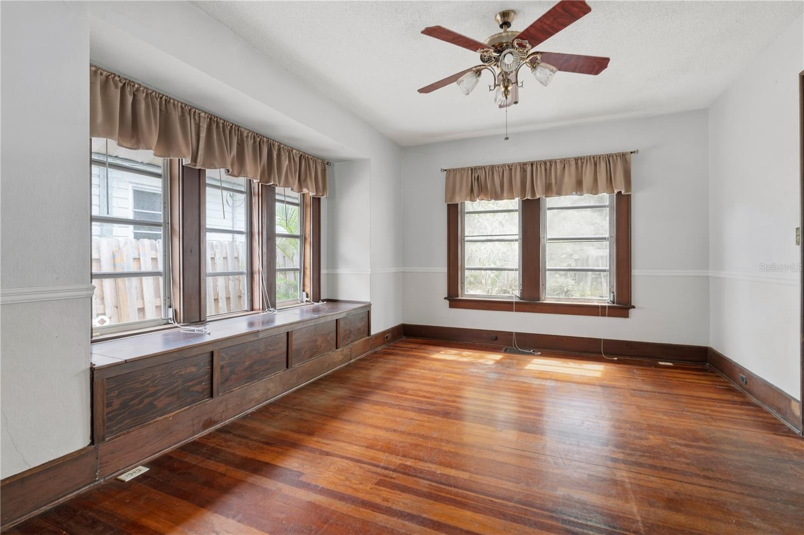 Image 10 of 29 For 1543 8th Avenue W