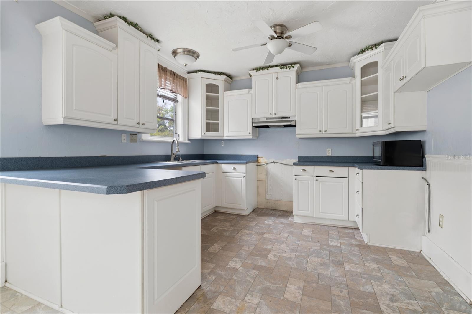 Image 13 of 29 For 1543 8th Avenue W