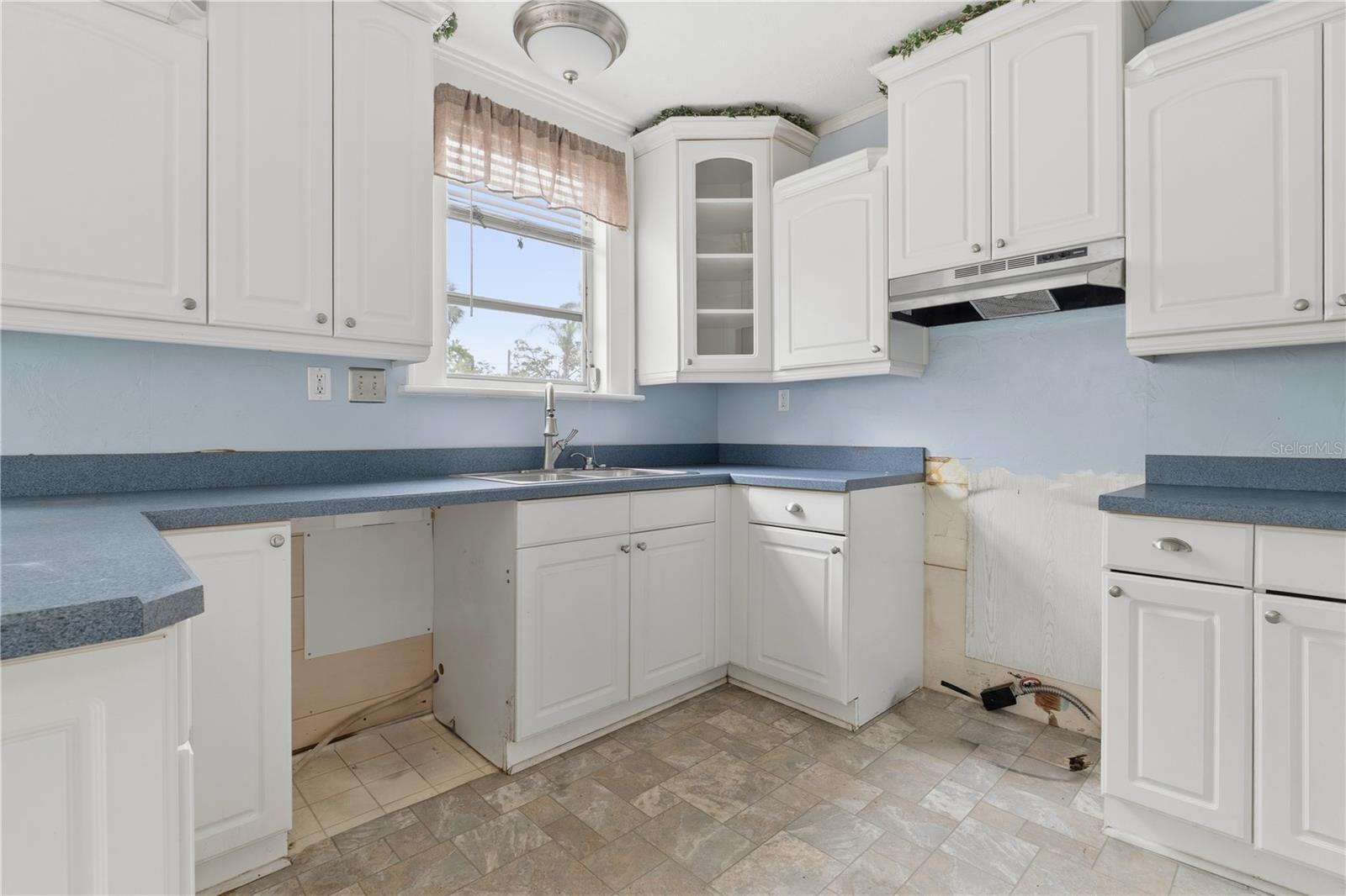 Image 14 of 29 For 1543 8th Avenue W