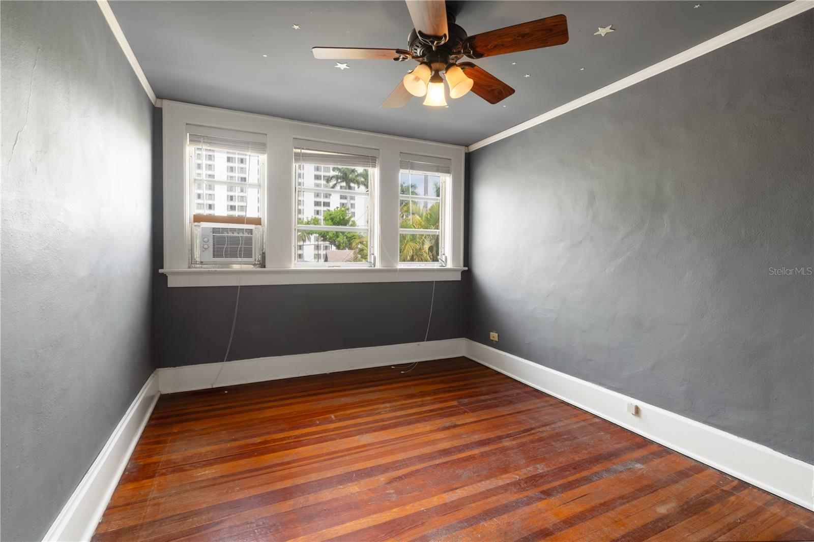 Image 18 of 29 For 1543 8th Avenue W