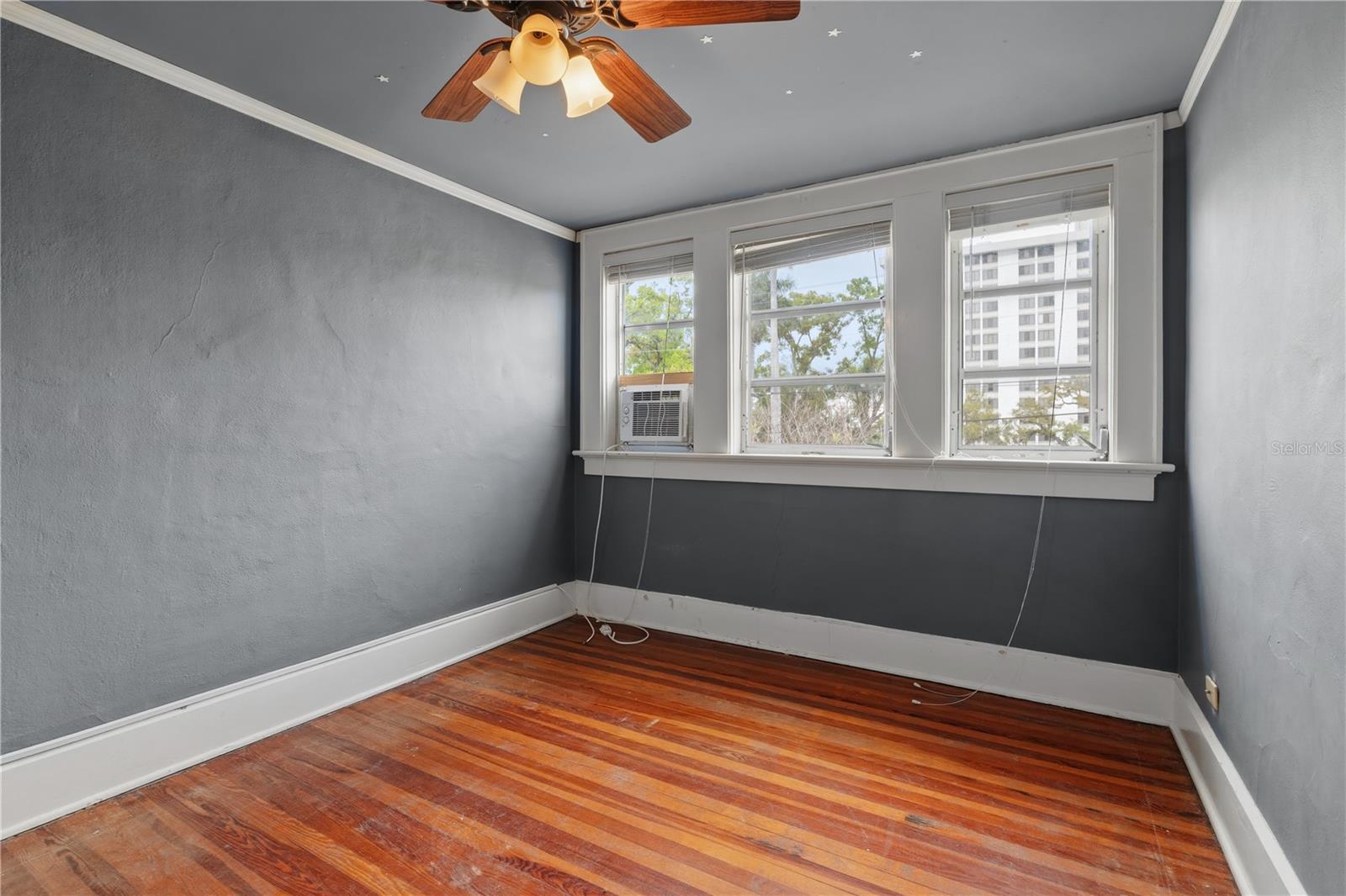 Image 19 of 29 For 1543 8th Avenue W