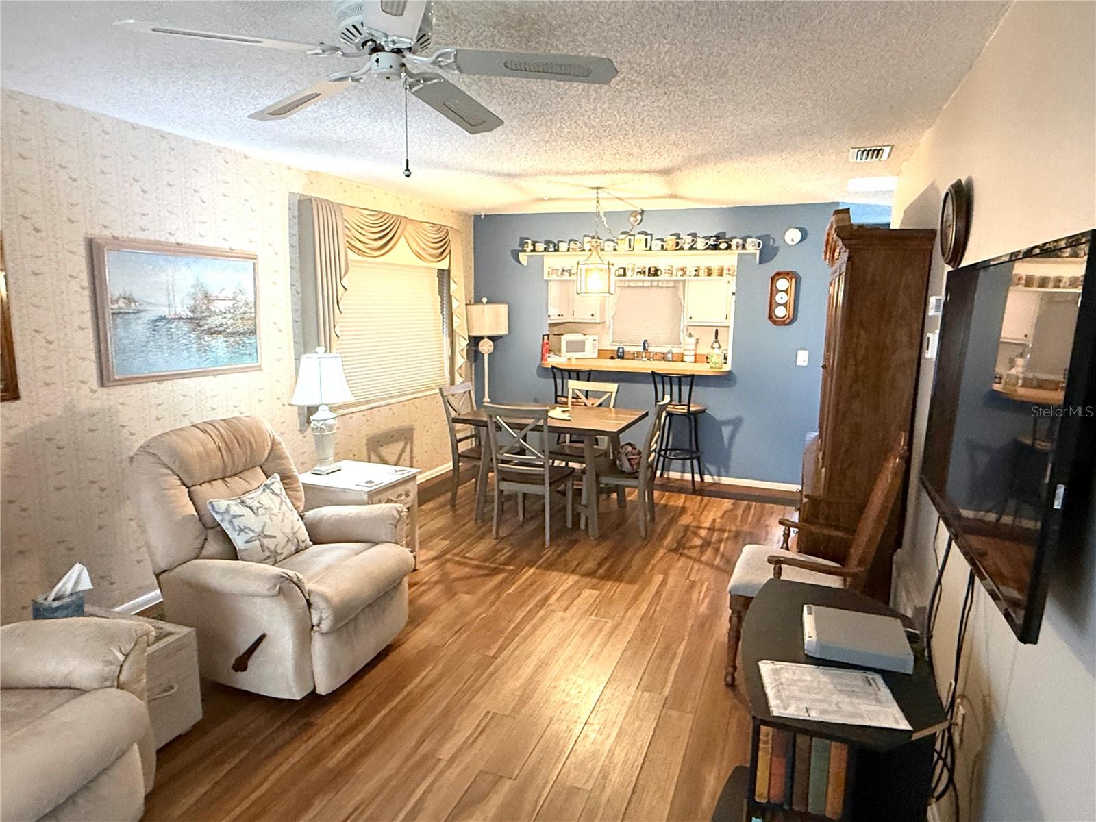 Image 11 of 42 For 390 301 Boulevard W 8a