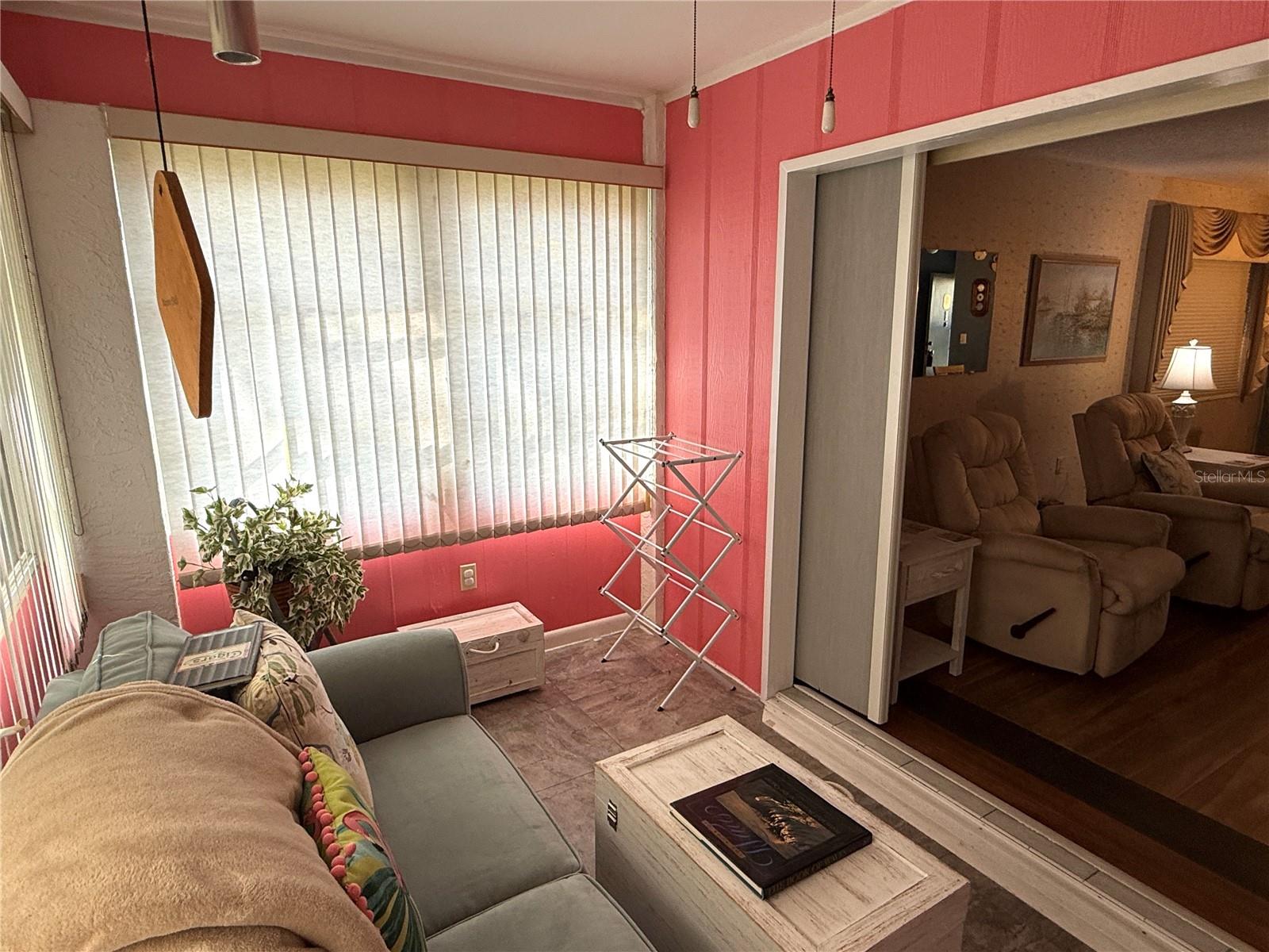 Image 17 of 42 For 390 301 Boulevard W 8a