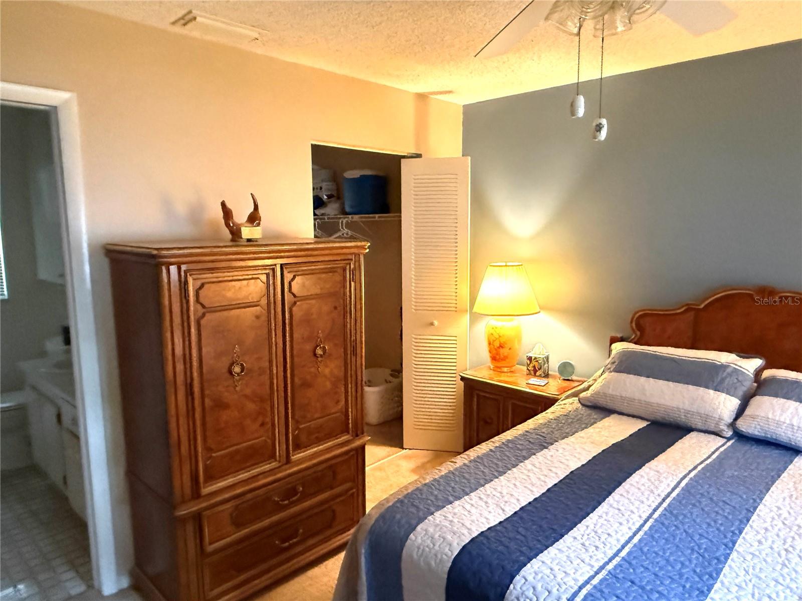 Image 22 of 42 For 390 301 Boulevard W 8a