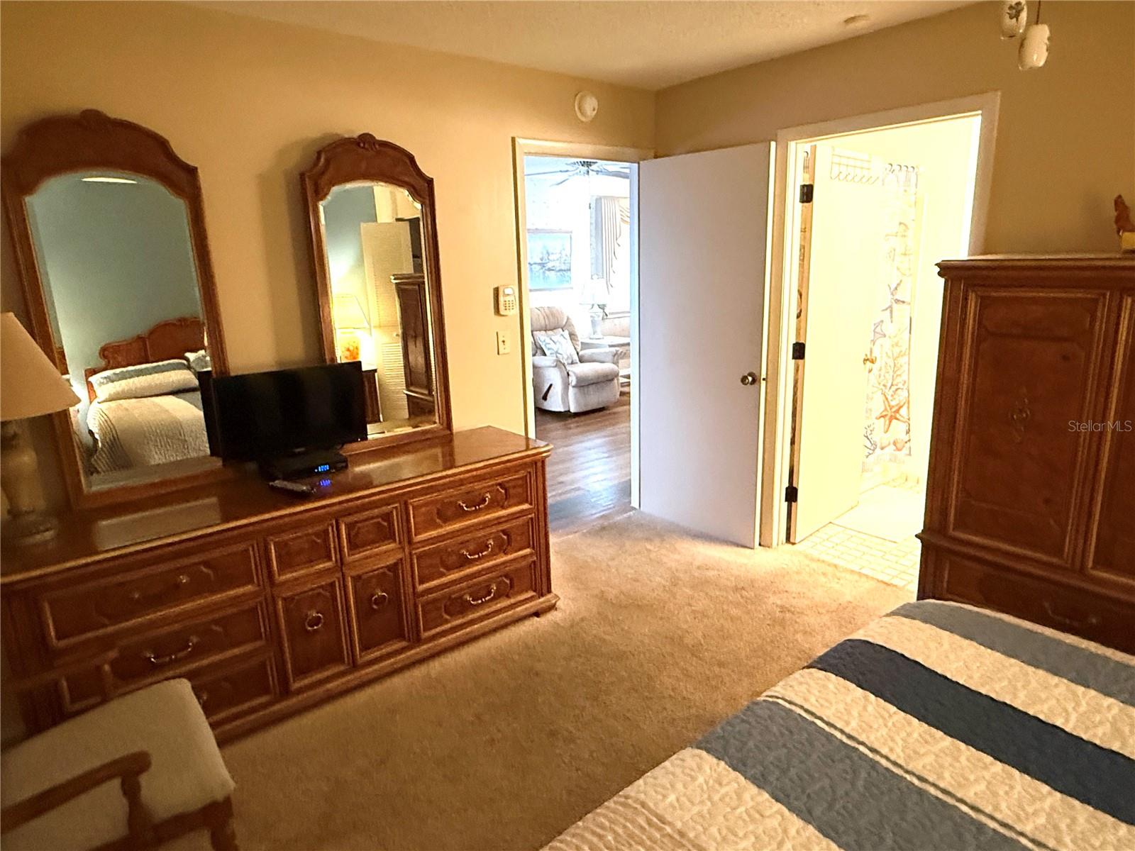 Image 25 of 42 For 390 301 Boulevard W 8a