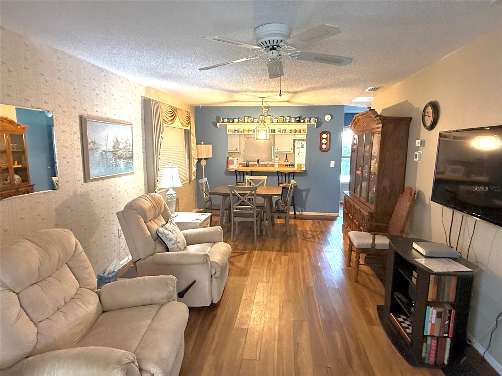 Image 5 of 42 For 390 301 Boulevard W 8a