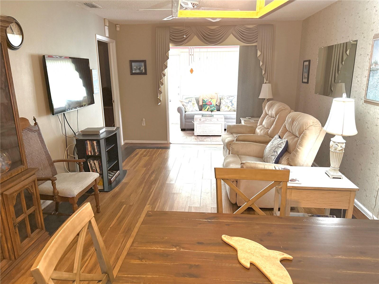 Image 9 of 42 For 390 301 Boulevard W 8a