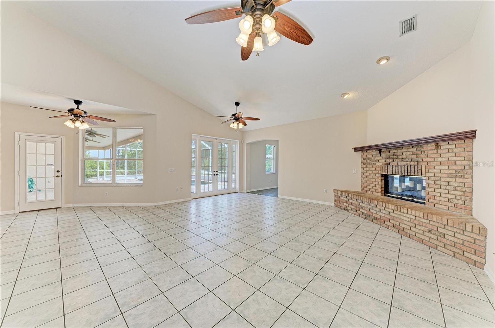 Image 17 of 90 For 21616 67th Avenue E