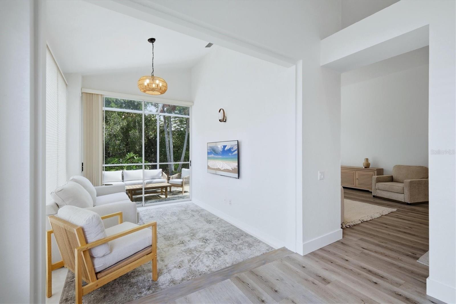 Image 16 of 50 For 7904 Hampton Court