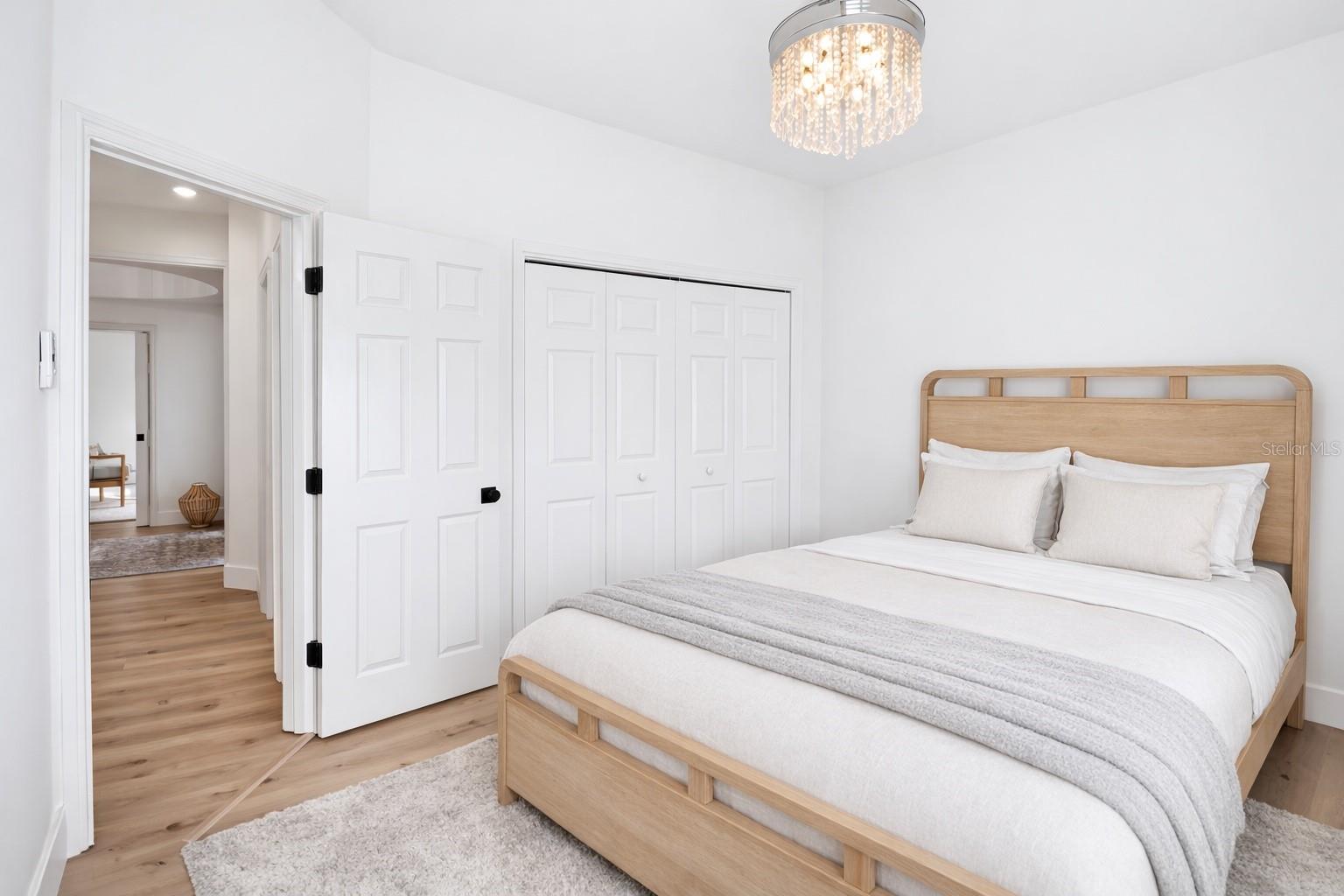 Image 21 of 50 For 7904 Hampton Court