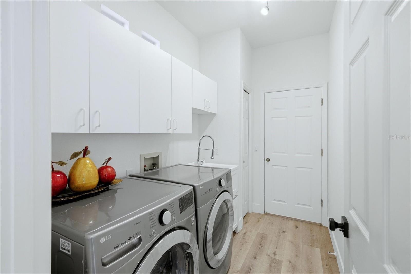 Image 24 of 50 For 7904 Hampton Court