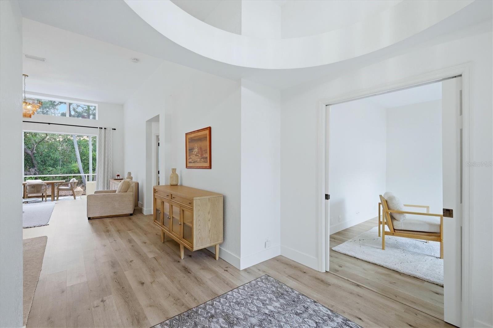 Image 5 of 50 For 7904 Hampton Court