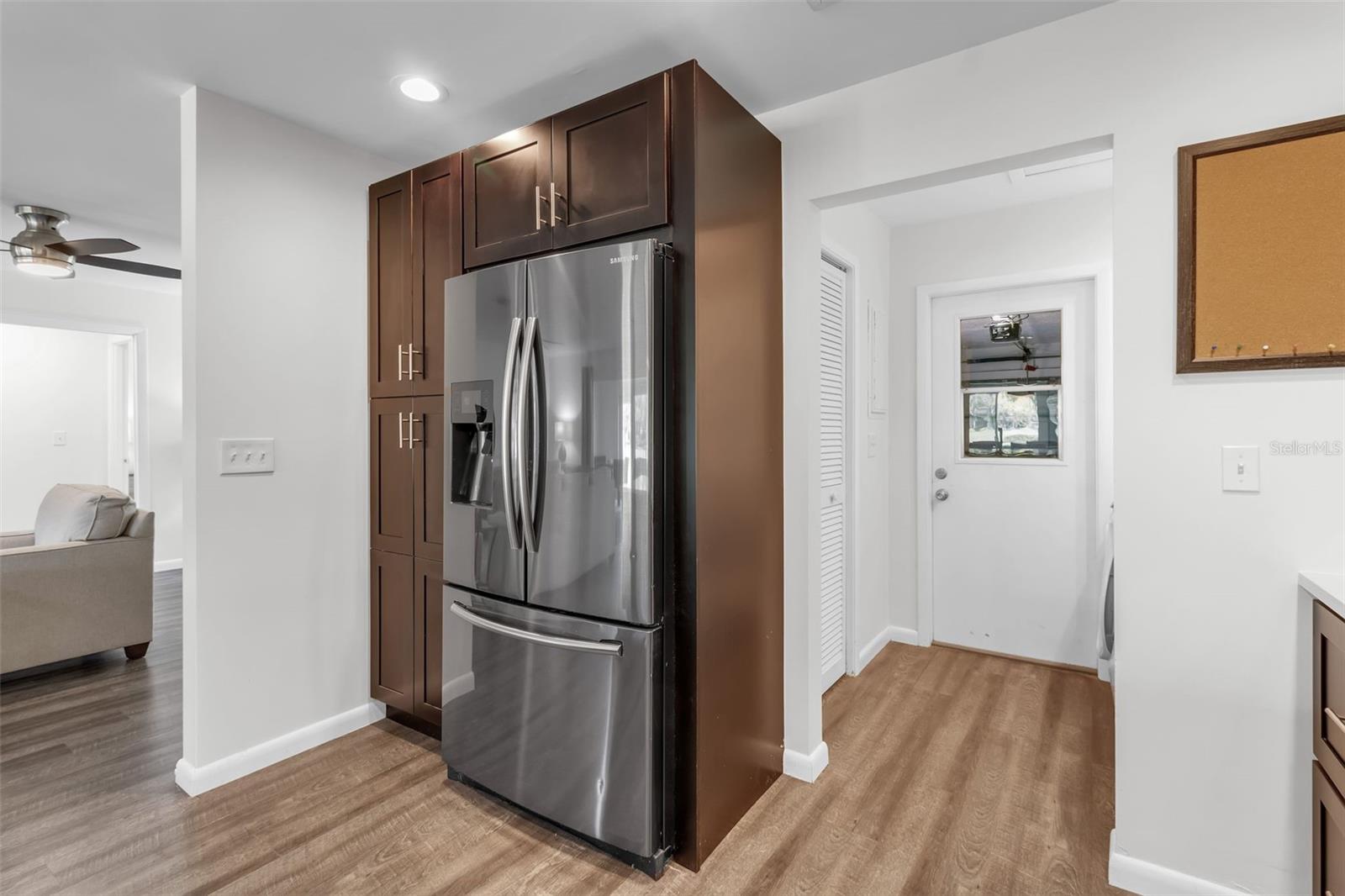 Image 18 of 46 For 5519 Palm Aire Drive