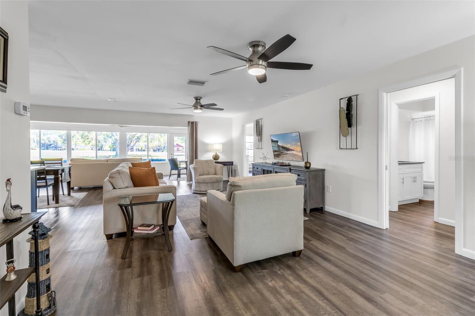 Image 8 of 46 For 5519 Palm Aire Drive