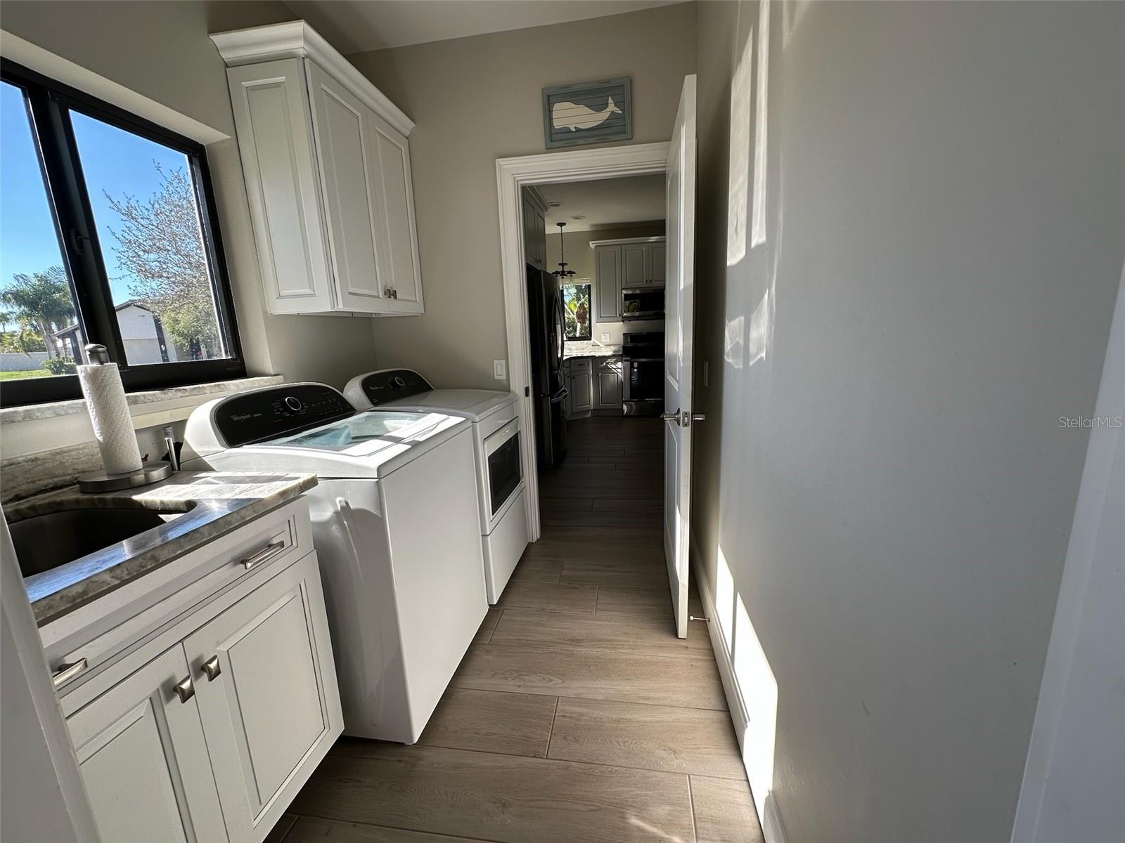 Image 10 of 48 For 195 Inlets Boulevard 195