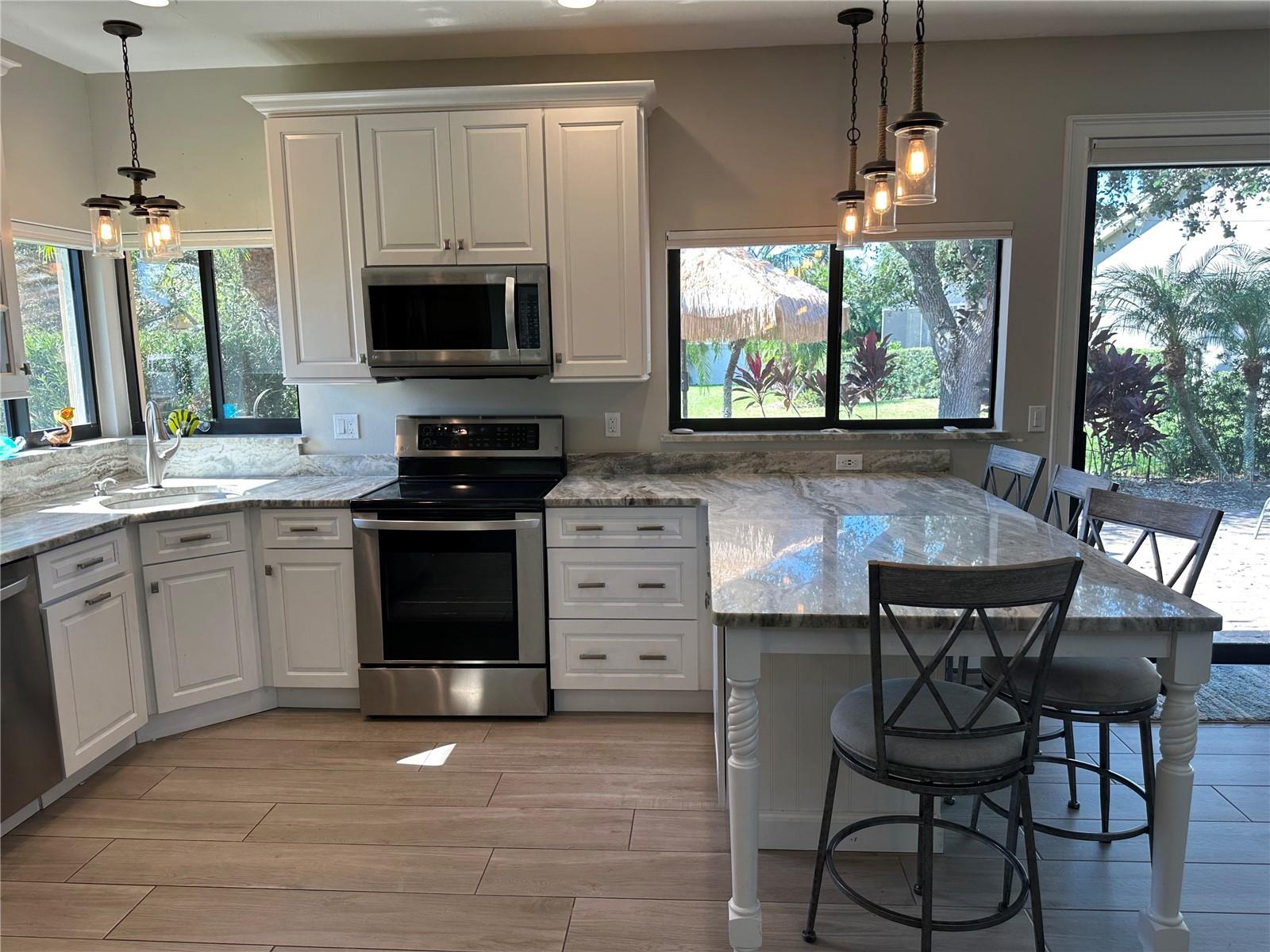 Image 13 of 48 For 195 Inlets Boulevard 195