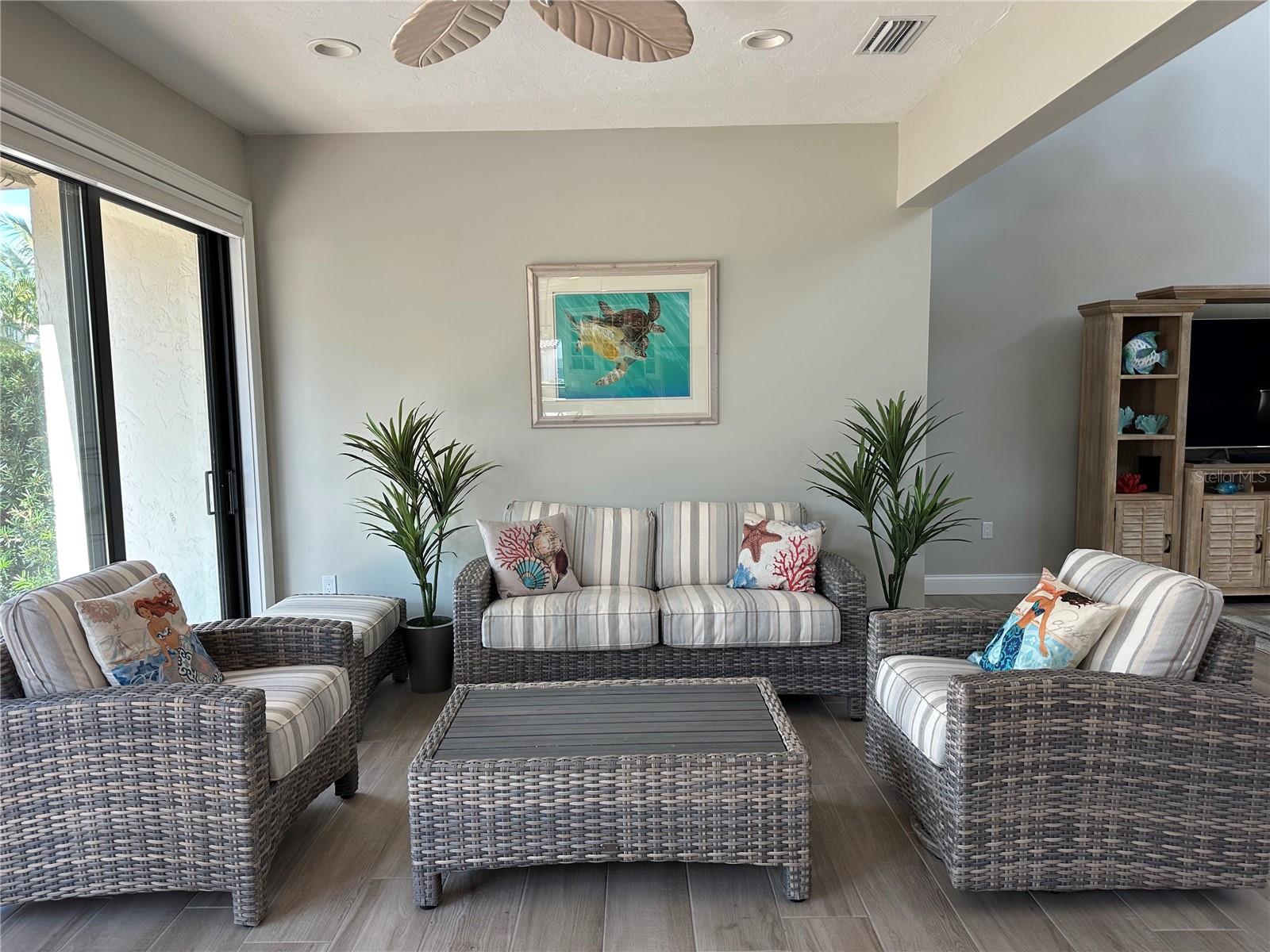 Image 26 of 48 For 195 Inlets Boulevard 195