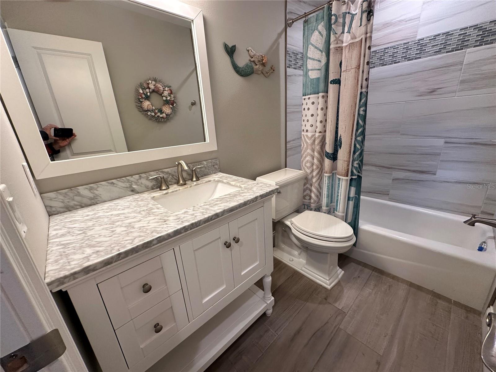 Image 36 of 48 For 195 Inlets Boulevard 195