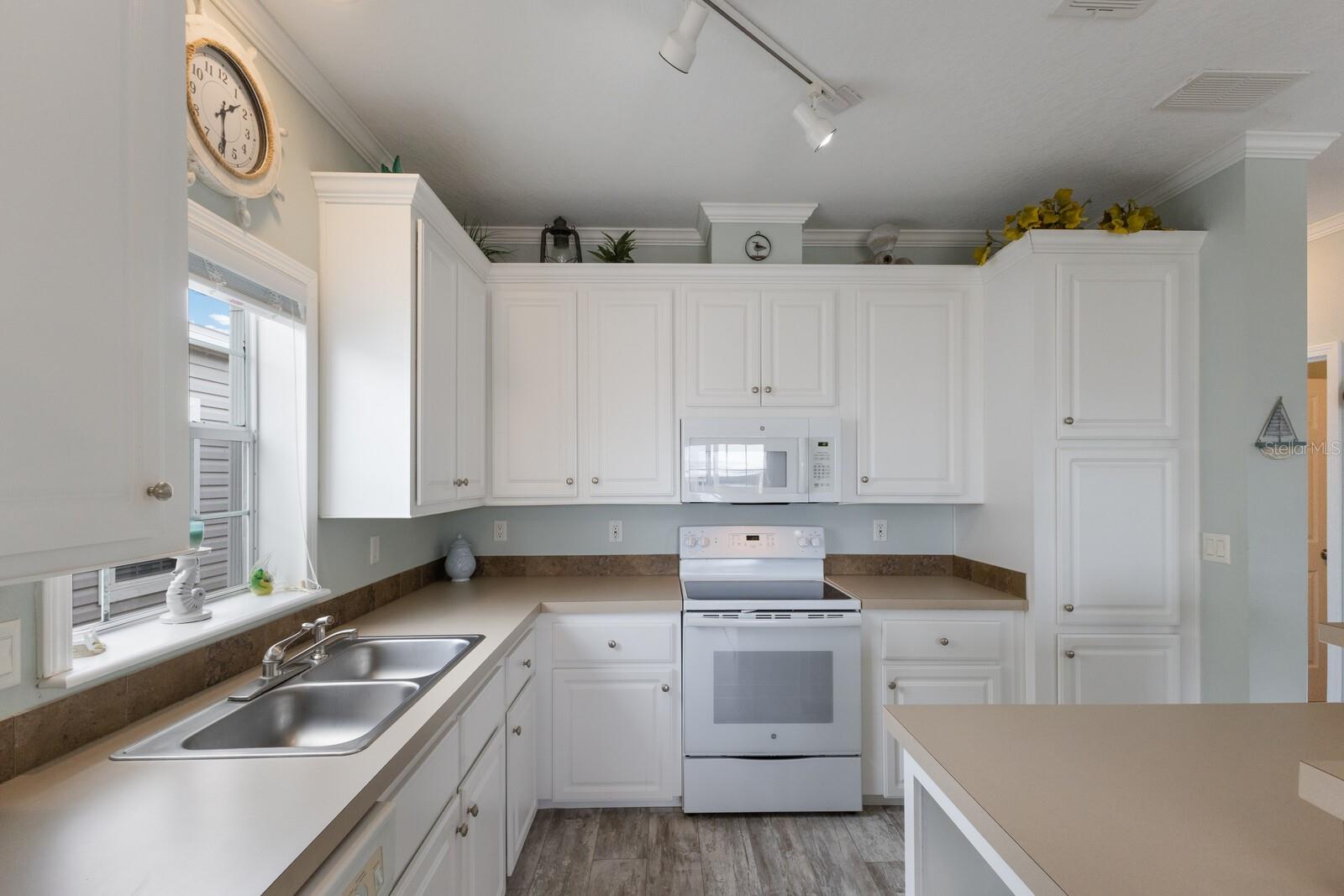 Image 10 of 45 For 1316 28th Avenue Drive W