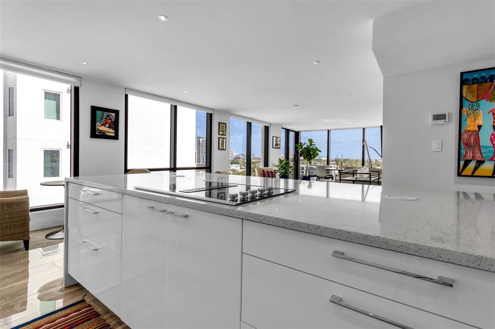 Image 13 of 40 For 707 Gulfstream Avenue 802