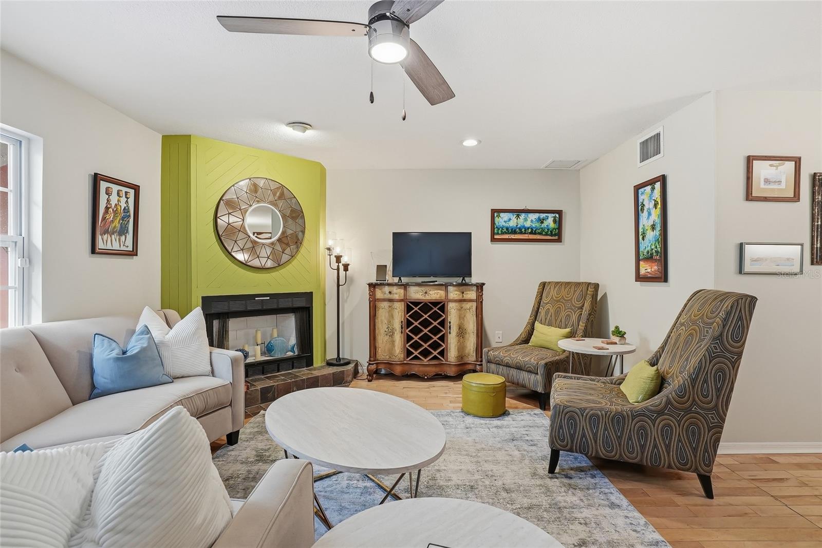 Image 15 of 37 For 8314 Civic Road