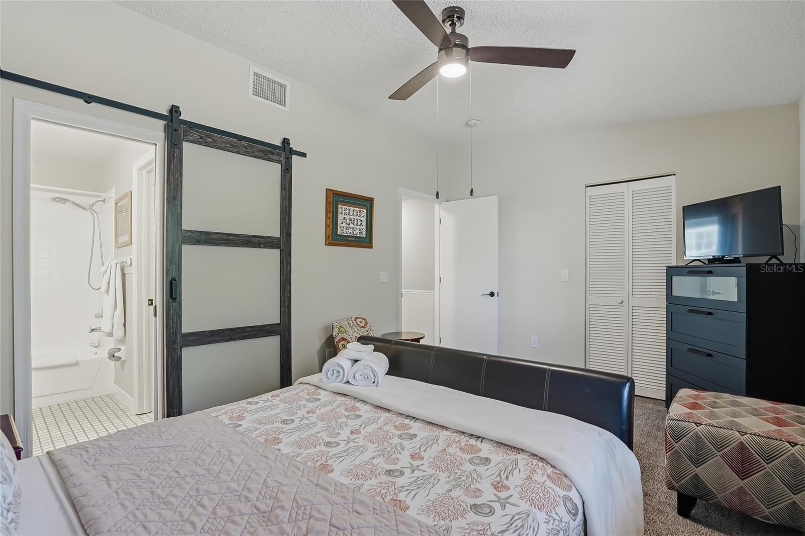 Image 21 of 37 For 8314 Civic Road