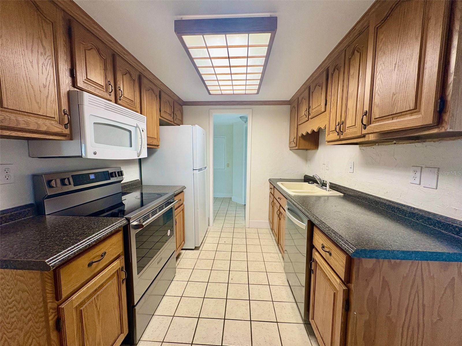 Image 10 of 30 For 605 Barnes Parkway