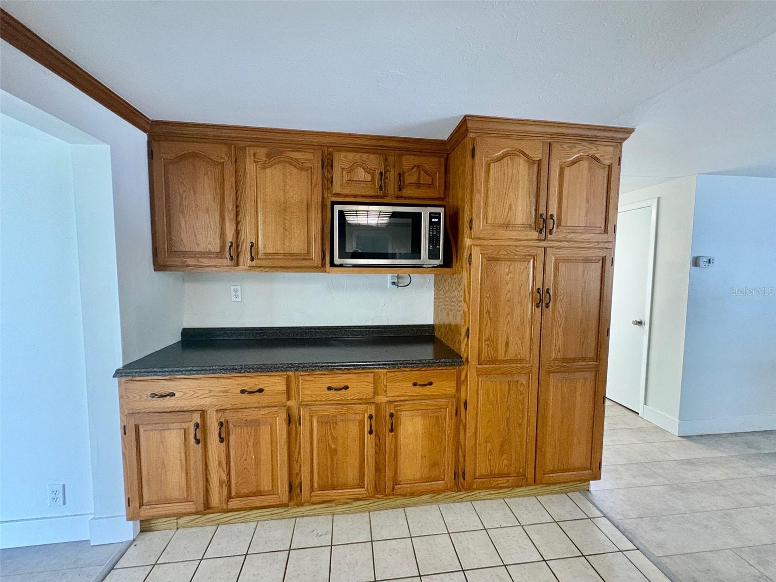 Image 11 of 30 For 605 Barnes Parkway