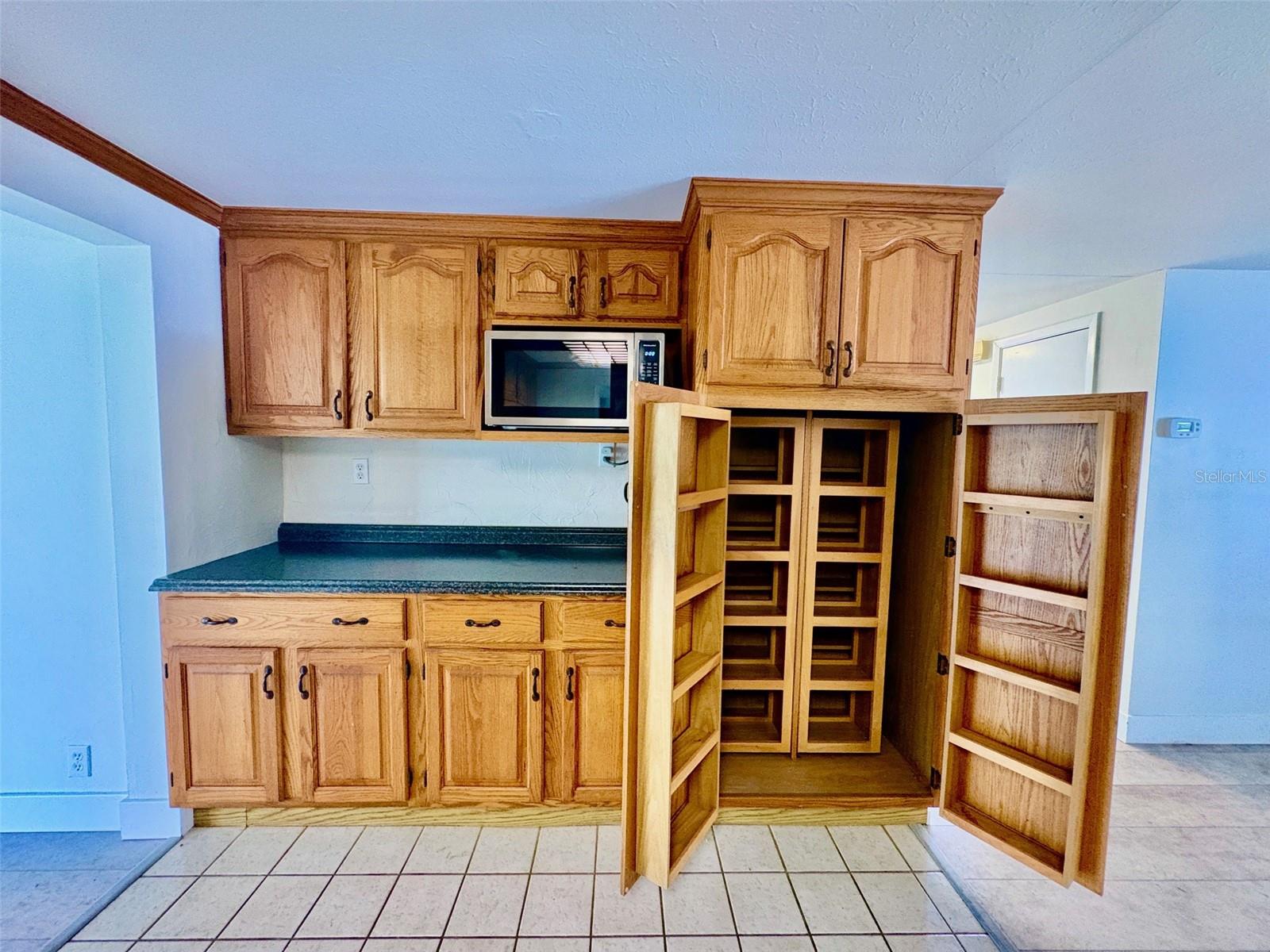 Image 12 of 30 For 605 Barnes Parkway