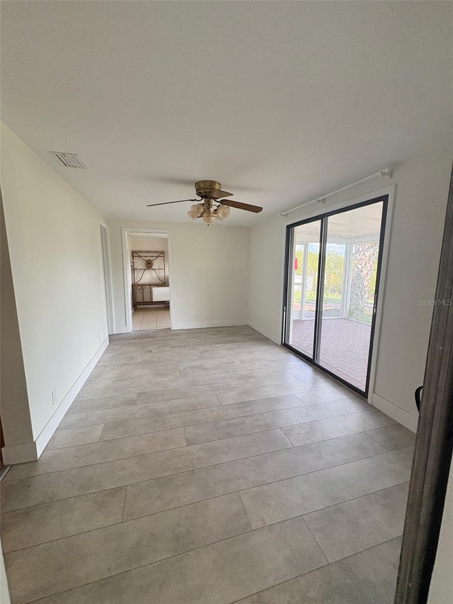 Image 13 of 30 For 605 Barnes Parkway